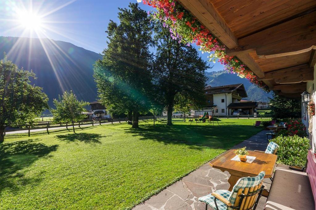 Landhaus Gredler Mayrhofen Exterior foto